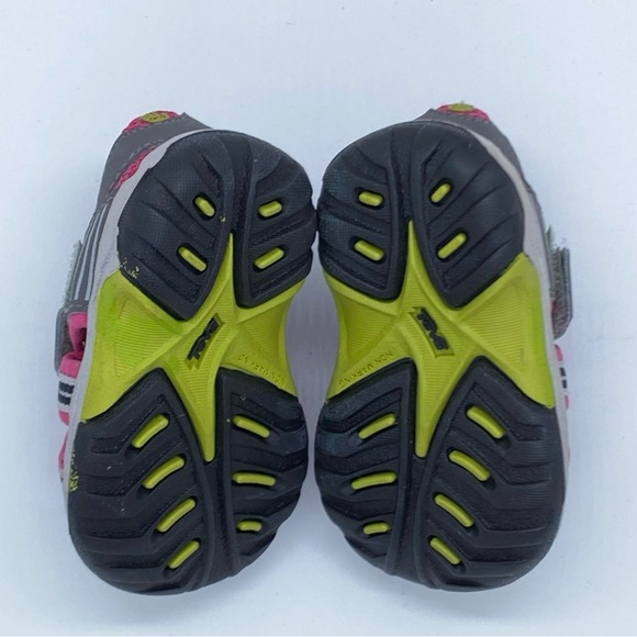TEVA Manatee Shoes Size 2 - Picture 7 of 8